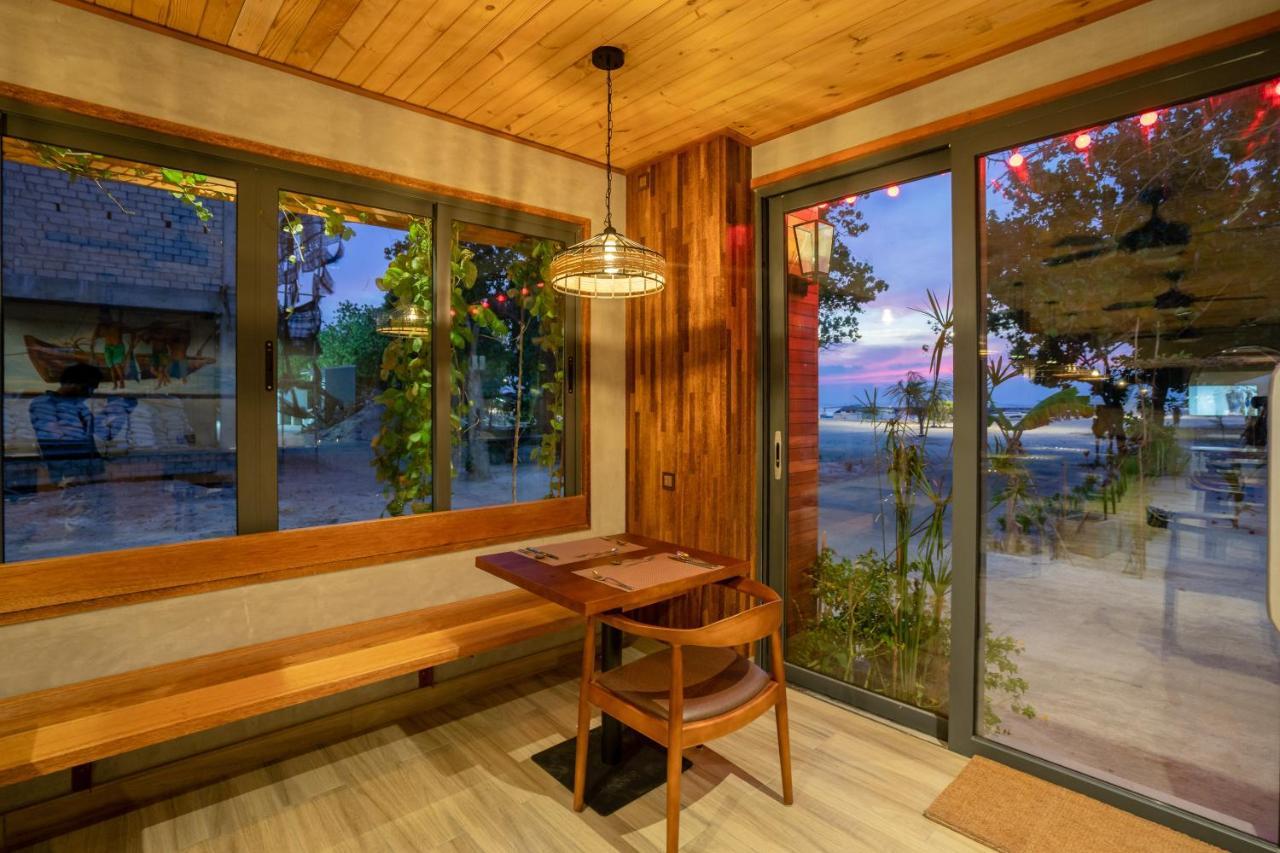 Hotel Ayala Oceanview Maldives Gulhi Exterior foto