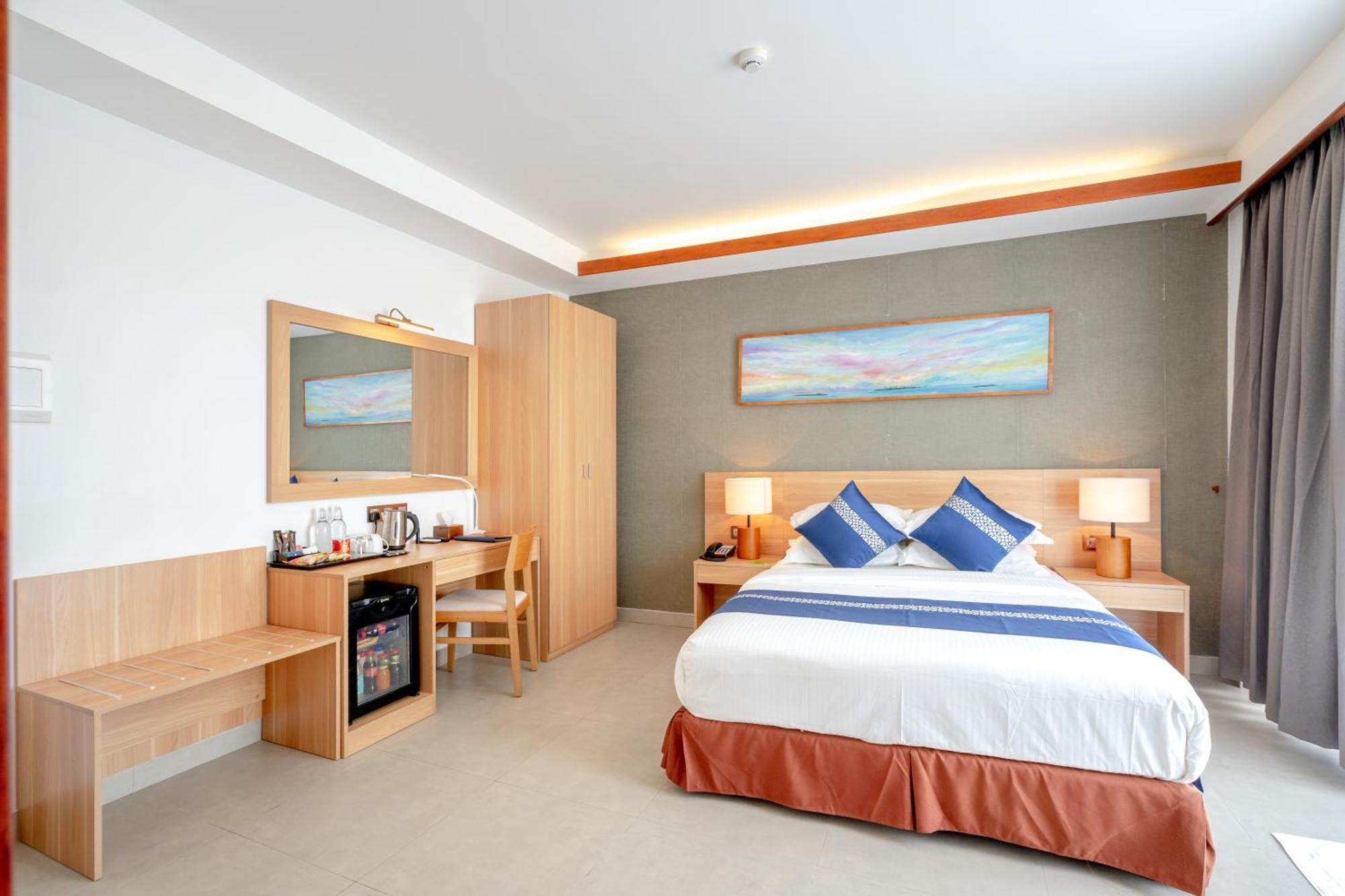 Hotel Ayala Oceanview Maldives Gulhi Exterior foto