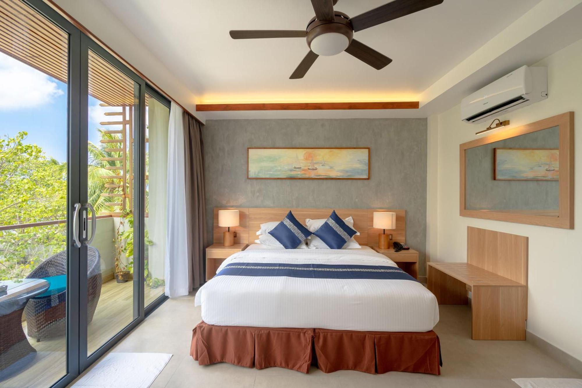 Hotel Ayala Oceanview Maldives Gulhi Exterior foto