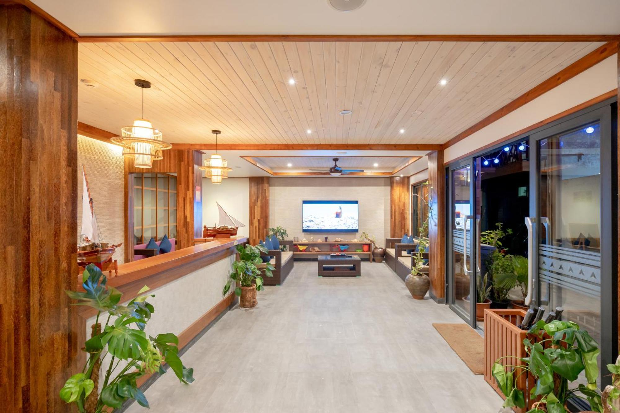 Hotel Ayala Oceanview Maldives Gulhi Exterior foto